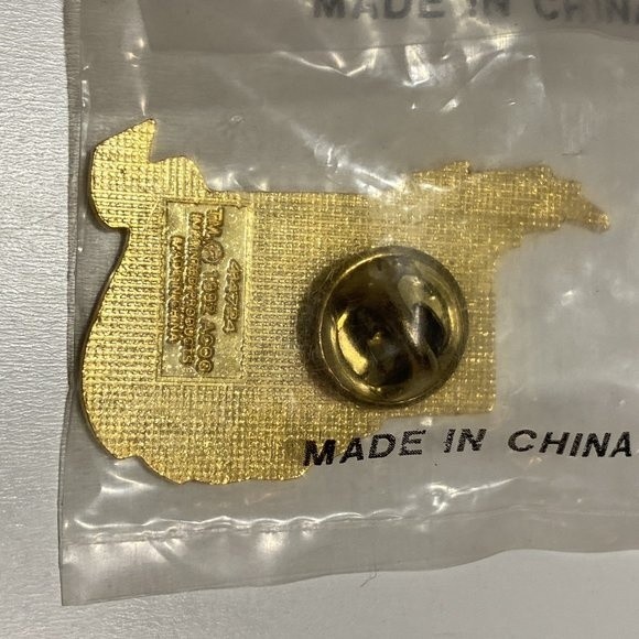 Atlanta 1996 Team Visa, Olympics Pin, Gold Wing look - Picture 2 of 2